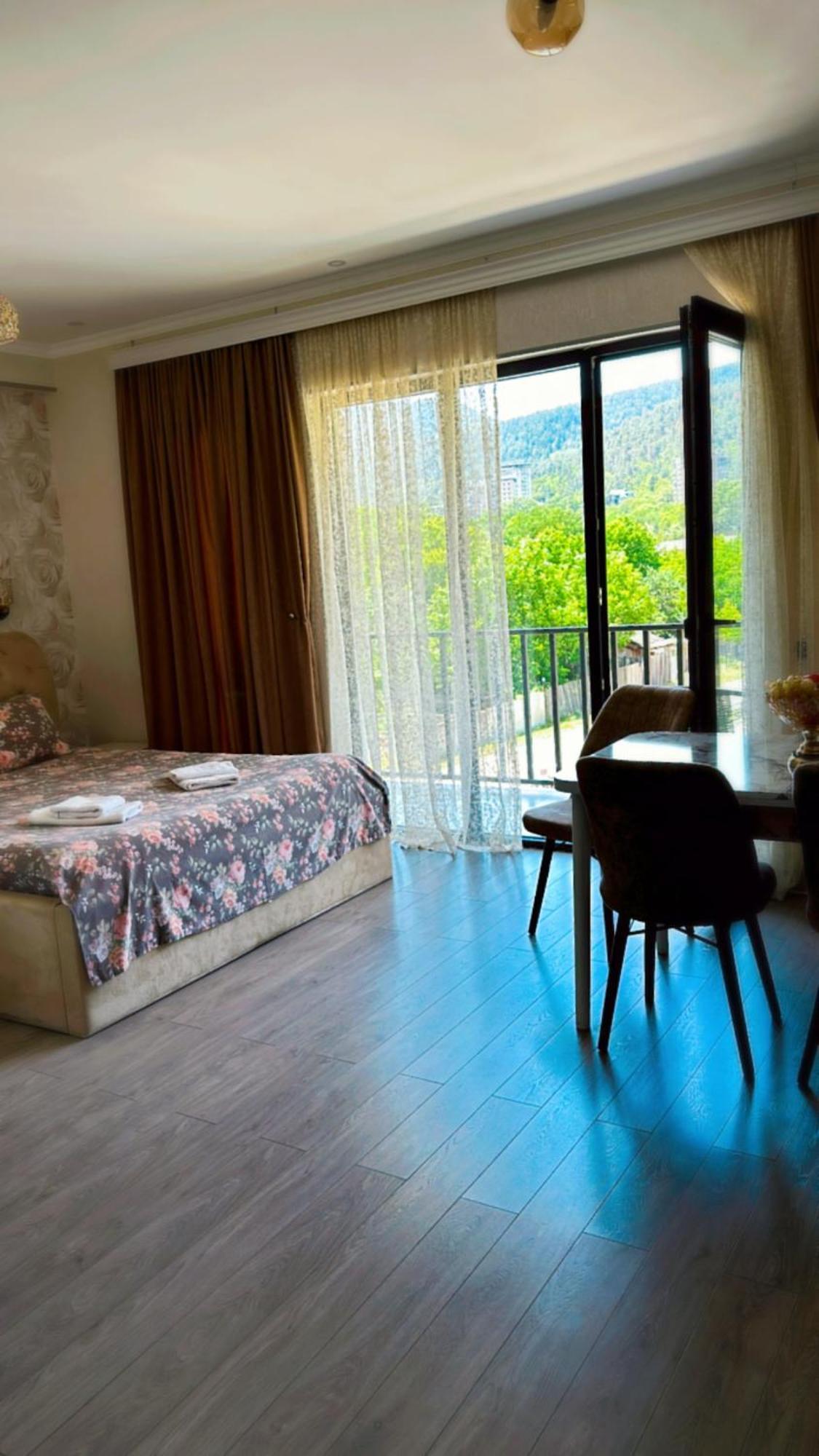 Vitali Apartment Боржоми Екстериор снимка